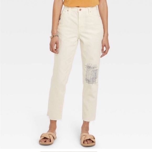 🛍️Universal Thread High Rise Boyfriend Jeans Cream Blue Embroidery Size 14/32 - Picture 1 of 5